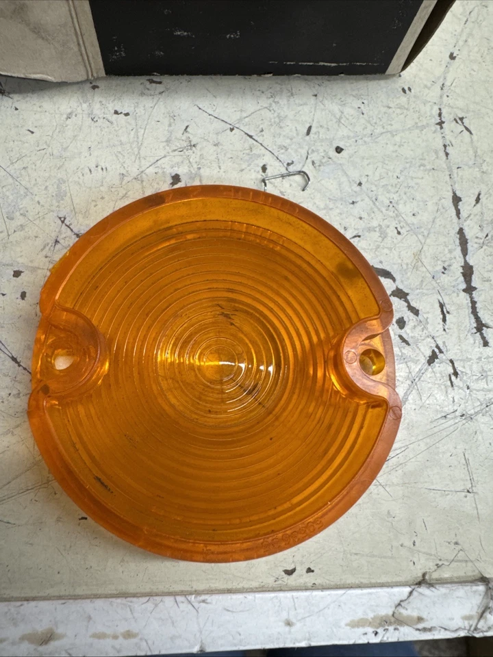 Задний левый или правый маркерный объектив GM 5953635 1963 Pontiac Tempest новый из старых запасов - Изображение 4 из 4