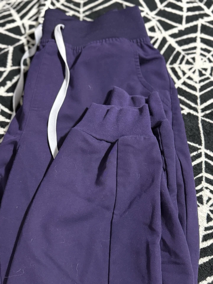 Pantalones Médicos FIGS Púrpura Jam Cintura Alta Zamora Jogger Para Mujer Talla Med” Foto 2 de 3