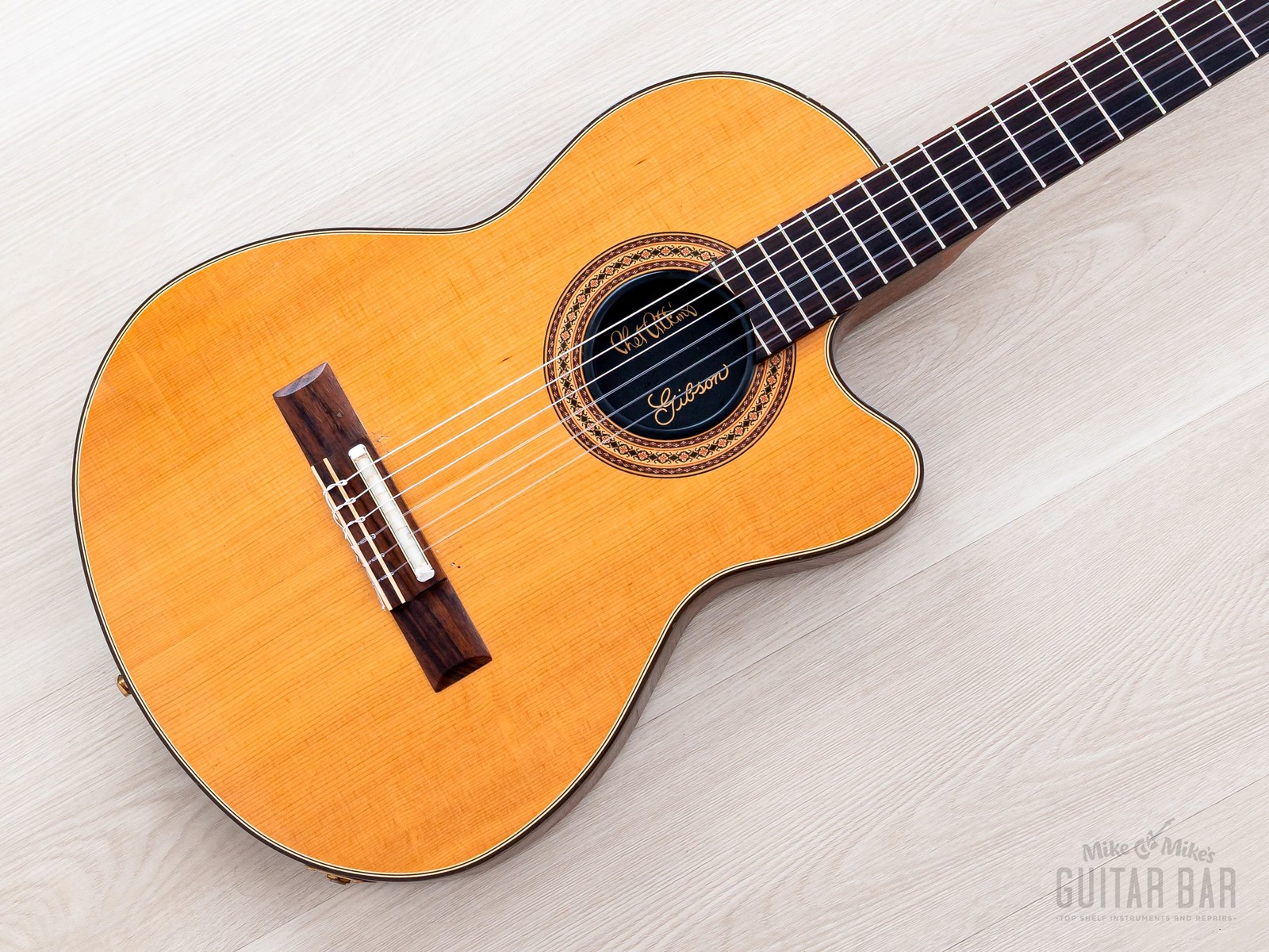 1982 Gibson Chet Atkins CE Classical Cutaway Acoustic Electric Guitar w /  Case