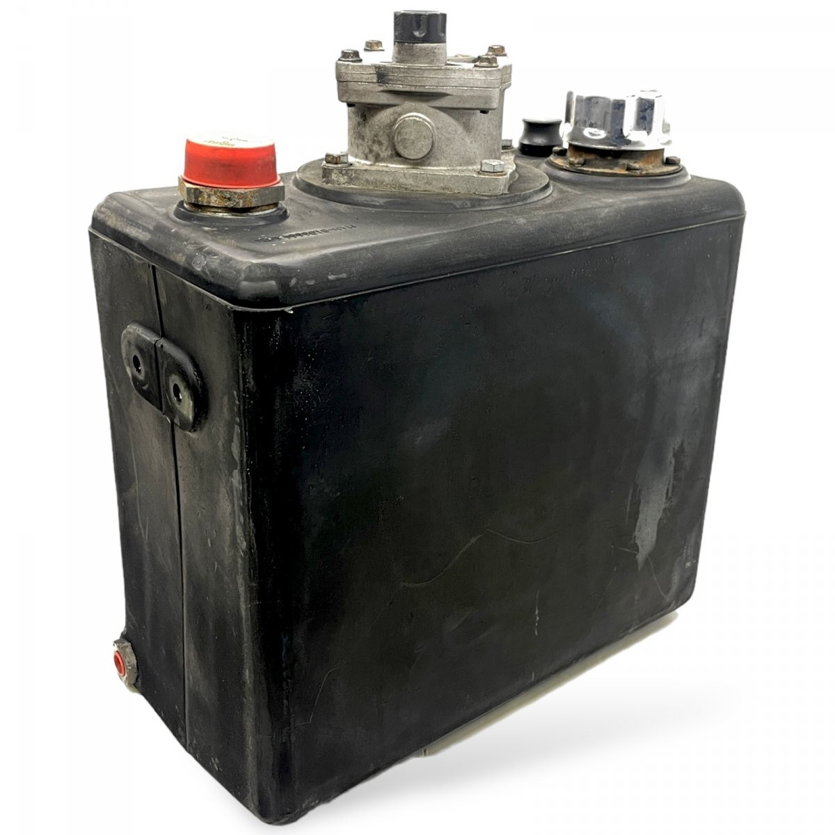 36066646004 81066646034 Hydraulic Tank for Cooling Fan Drive For 