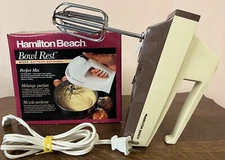 Hamilton Beach Scovill Hand Mixer Model 110 w/2 Beaters and Attachable Cord 70's