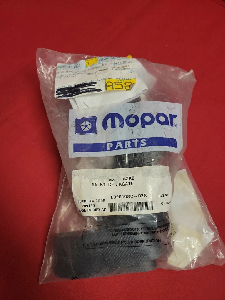 Cinturón de seguridad exterior delantero izquierdo Dodge Dakota 1999 nuevo en stock 5GN93LAZ Foto 3 de 4