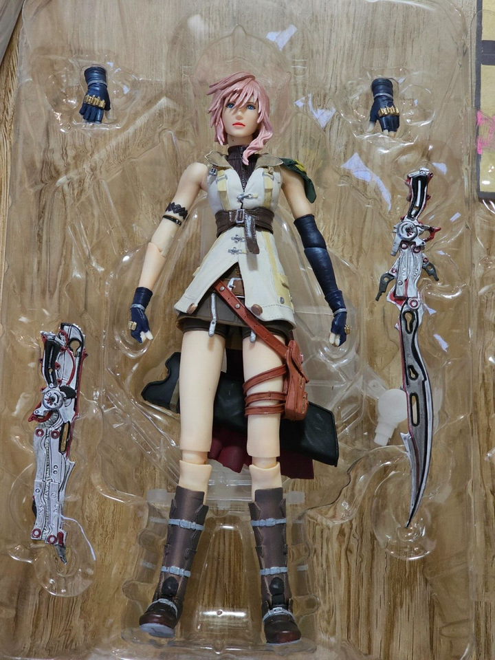Figurine Play Arts Kai Lightning (Final Fantasy XIII) - Édition 2009, Occasion, Avec Boîte Et Mains Supplémentaires