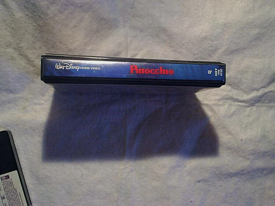 1985 PINOCCHIO WALT DISNEY BLACK DIAMOND CLASSICS VHS MOVIE,Red Signature Label - Image 4 of 4