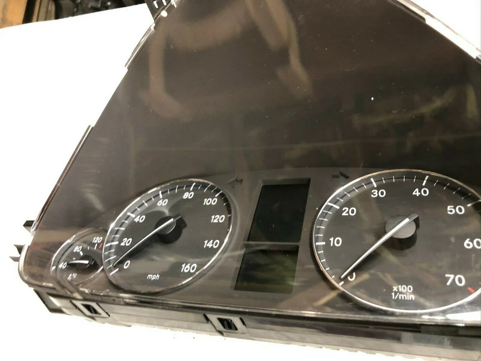 2005 MERCEDES BENZ C240 INSTRUMENT CLUSTER SPEEDOMETER A 203 540 47 47OEM (53 C) - Image 4 of 4