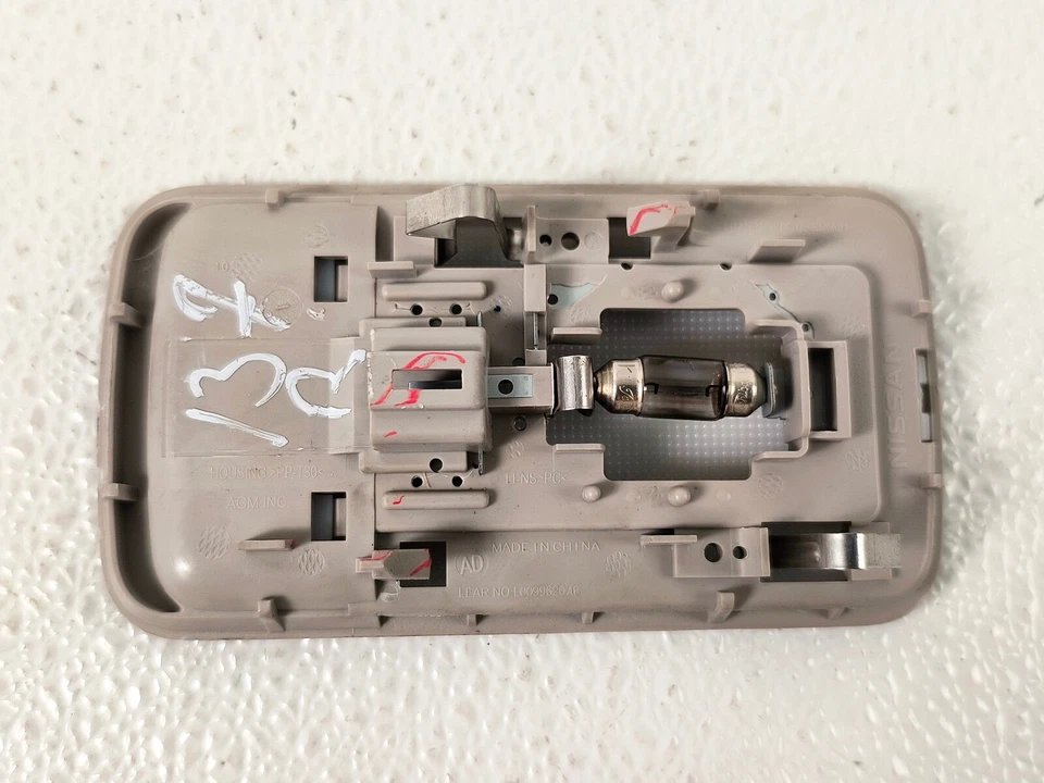 13-20 NISSAN PATHFINDER TECHO TRASERO INTERIOR TECHO SUPERIOR LUZ DE LECTURA LÁMPARA OEM Foto 2 de 2