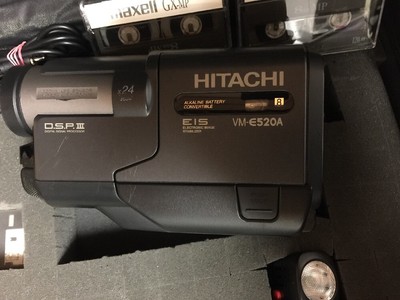 Hitachi VM-E520A 8mm Camcorder W/ Remote Charger Flash 2 Battery