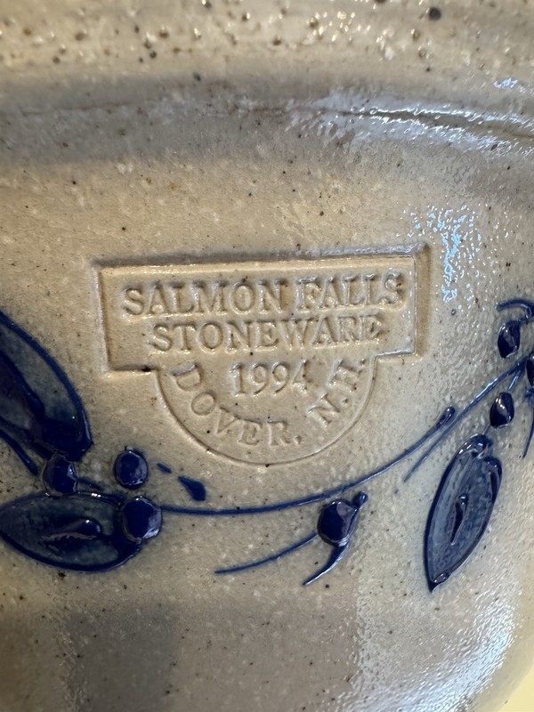 Salmon Falls 1994 Dover NH Blueberry Vine Salt Glaze Stoneware 6” Bowl