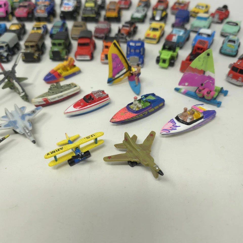 Lote De 88 Micro Máquinas De Colección Coches Camiones SUV Furgoneta Barcos Aviones Galoob Foto 4 de 4