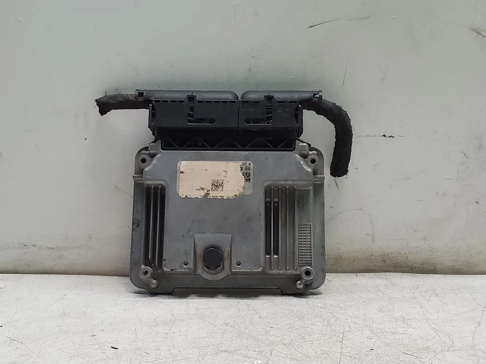 Módulo de control del motor Volkswagen Beetle 2012 ECM OEM Foto 2 de 4