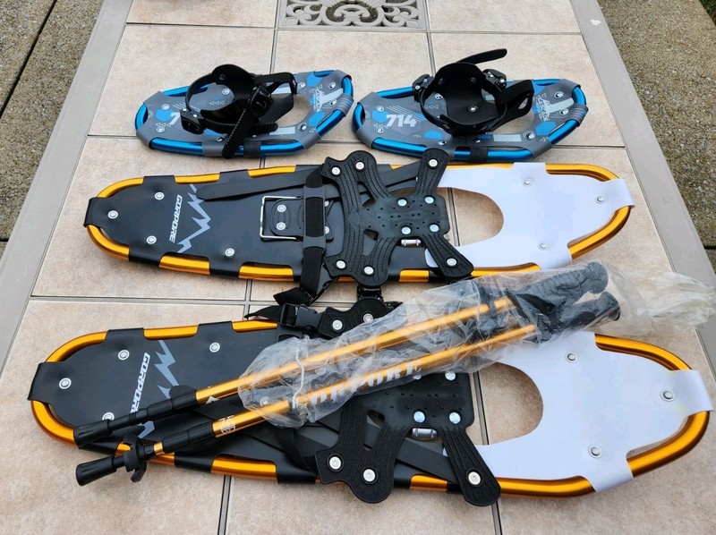 2 Pair Of Cascade Mountain Tech Summit Snowshoes Adult And Child 