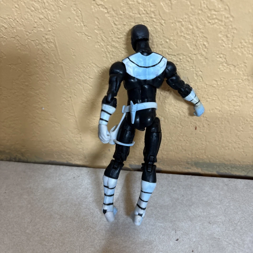 Marvel Universe Greatest Battles Bullseye Figure Complete Gun Knife Daredevil - Image 3 of 3