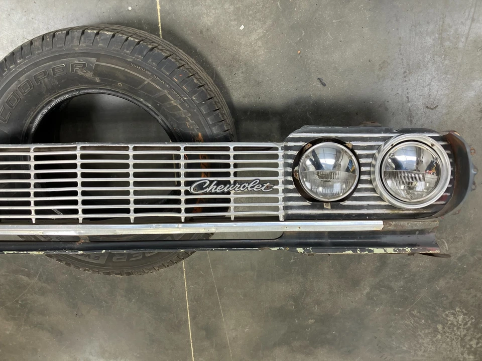 Chevrolet Impala 1964 conjunto de parrilla completo con relleno de parachoques usado Foto 3 de 4