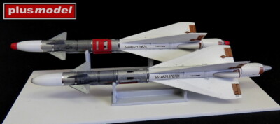 MW22 PLUSMODEL AL4046 RUSSIAN MISSILE R-40TD AA-6 ACRID ACCESSORIES  1/48