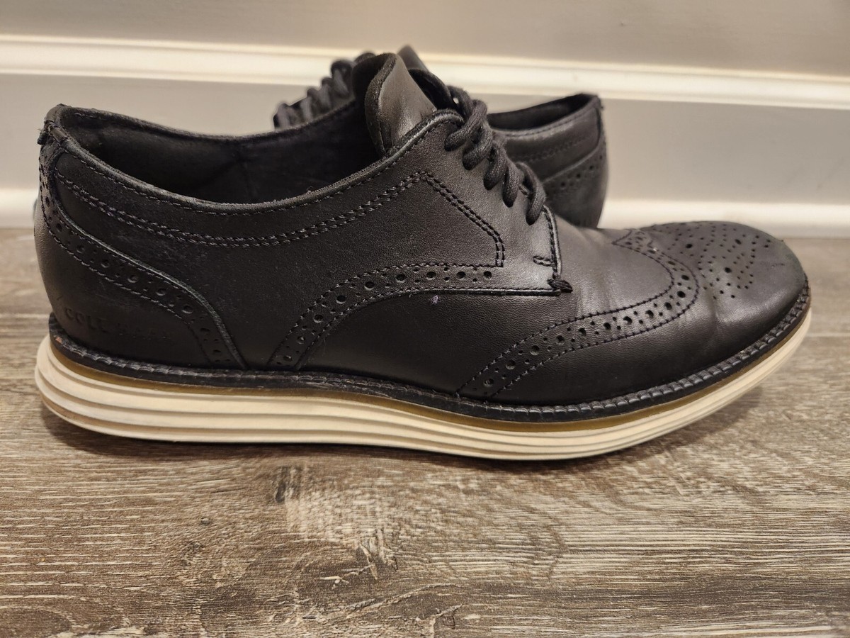 Cole Haan Men display picture 1