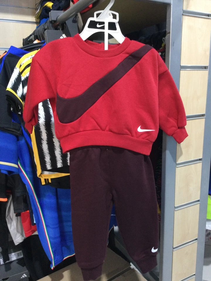 Tuta Nike Bambino Girocollo Rossa e Bordeaux Felpata Da 1 a 7 anni 66K238-R5Y - Immagine 2 di 4