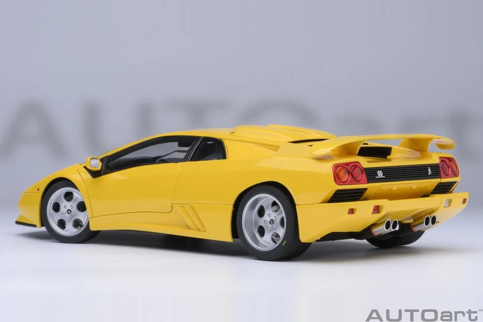 AUTOart 1/18 兰博基尼暗黑破坏神 SE30 Jota 黄色模型汽车日本 — 第 2/4 张图片