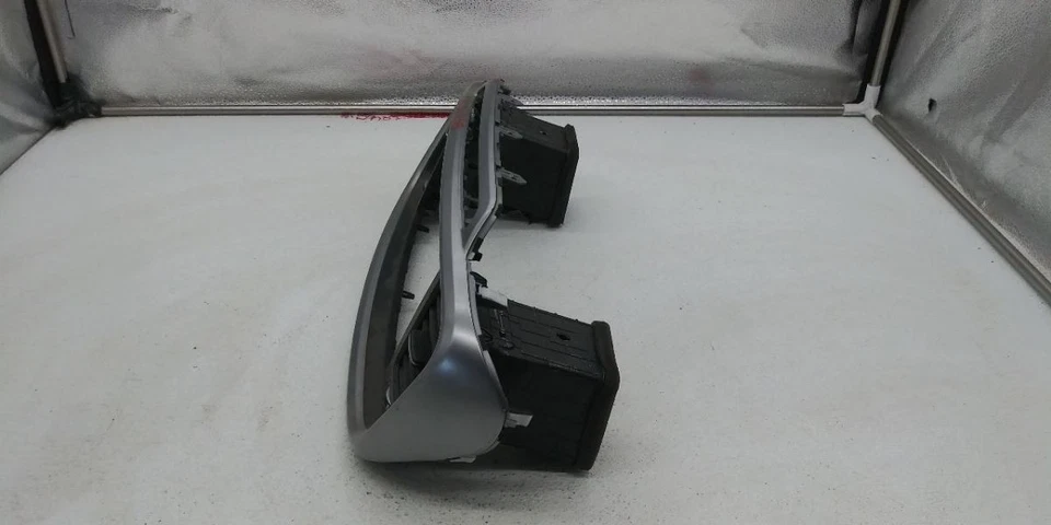 RADIO TABLERO HYUNDAI SONATA 18 19 BISEL CON REJILLAS DE VENTILACIÓN OEM 84740-C6200 Foto 2 de 4