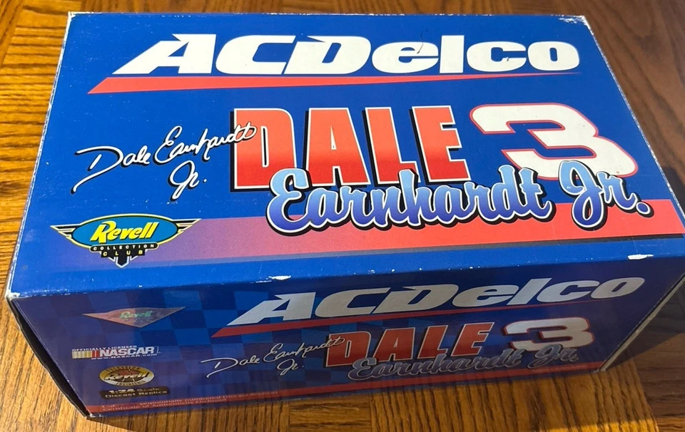 Revell Dale EARNHARDT JR #3 AC Delco Monte Carlo Diecast 1:24 autographed - Image 2 of 4