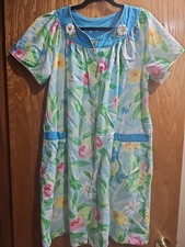 Vintage House Dress Coat Mumu Pockets Snap Front Short Midi Length Floral