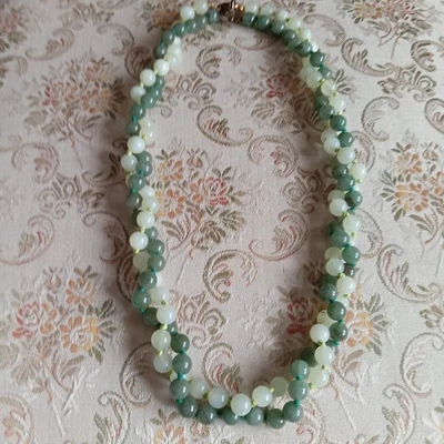 Edle Naturstein-Kette aus zwei harmonisch kombinierten Colliers – ca. 50 cm - Bild 1 von 4