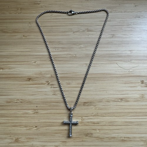 David Yurman Sterling Silver Men's Cable Cross Pendant Necklace 22 in Box Chain - Picture 2 of 4