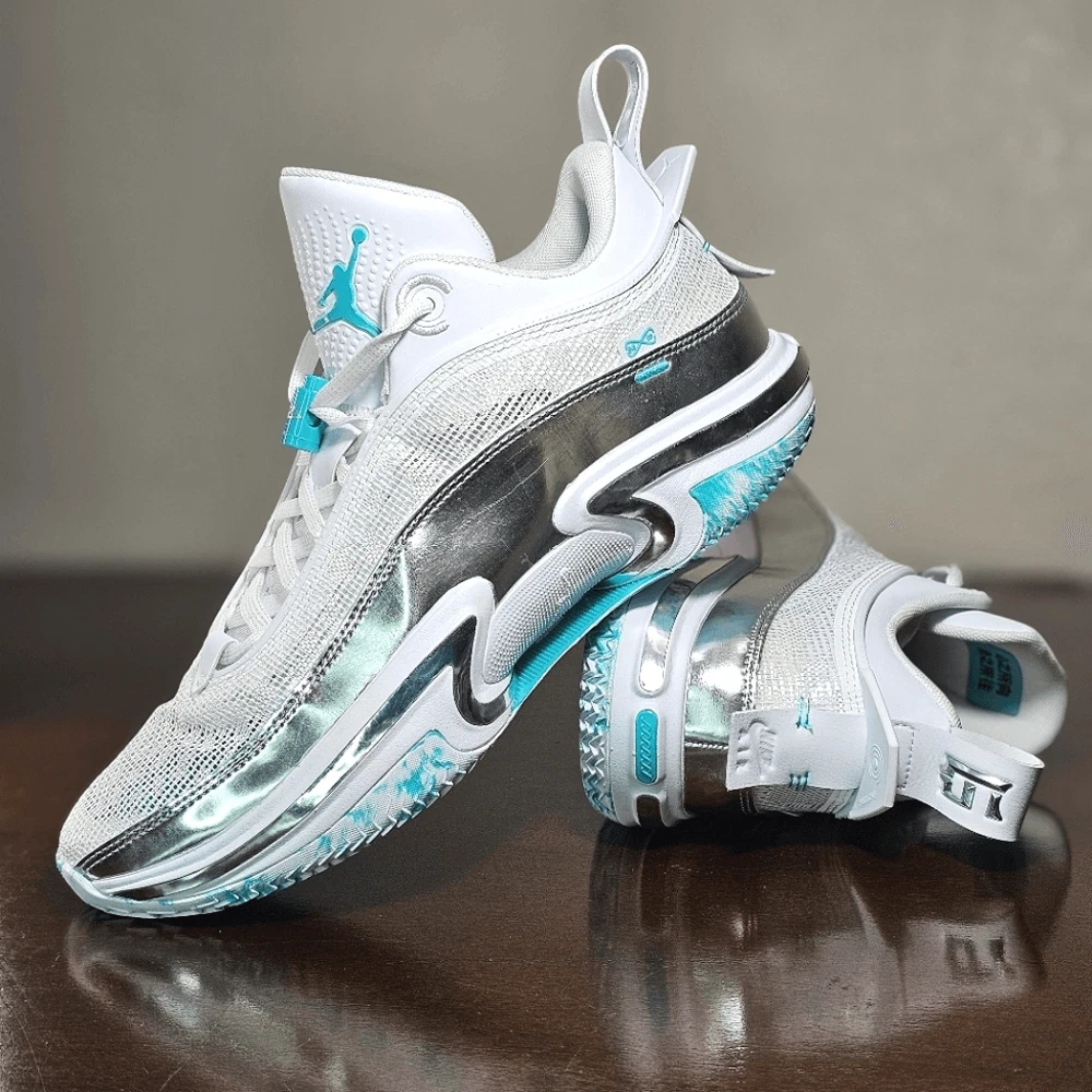 Nike silver deals 36