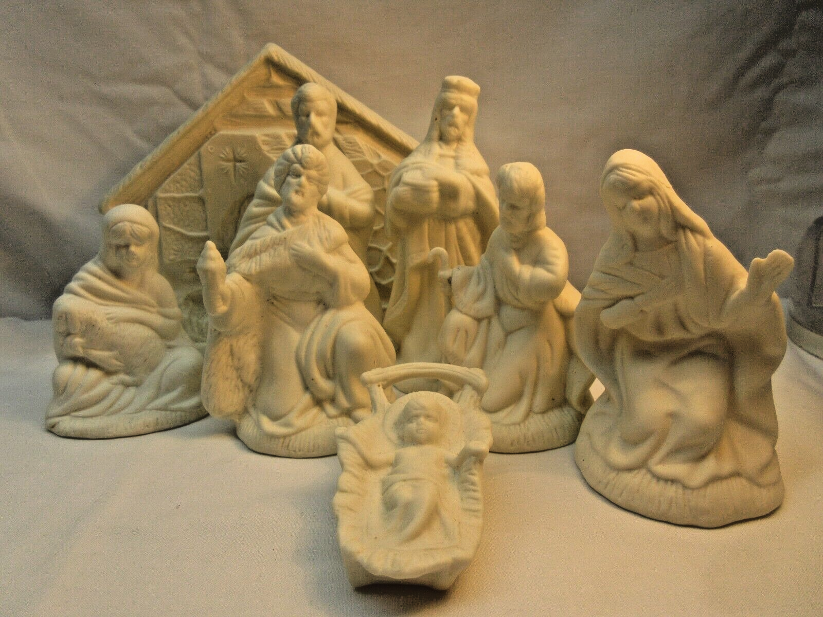 Vintage Ceramic Nativity Set - 8 Piece Creamy White Christmas Decor