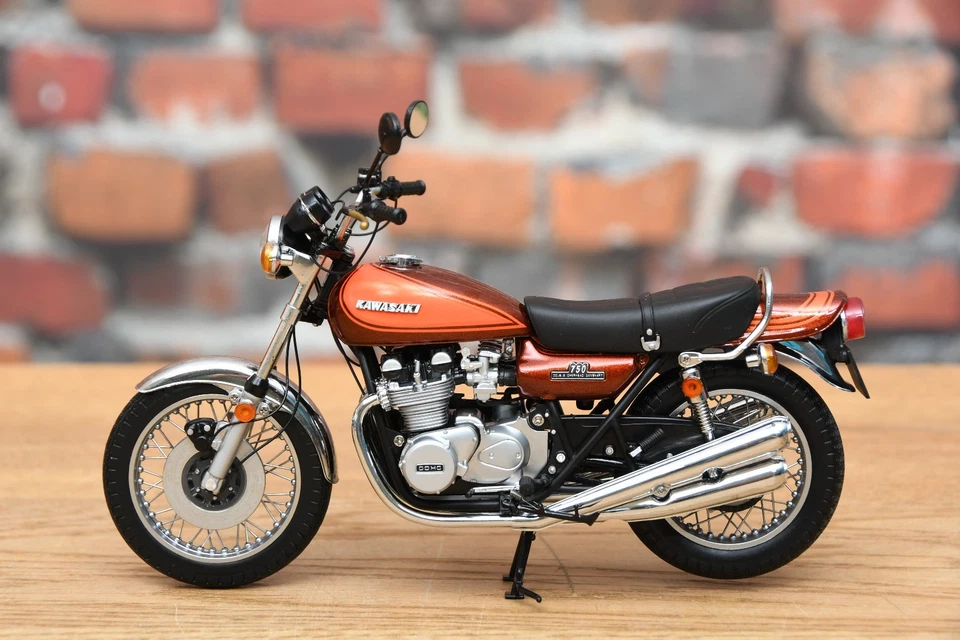 MINICHAMPS Kawasaki Z2 750 RS Motorrad 122 164300 unbespielt in OVP 1:12 - NEU - Bild 2 von 4