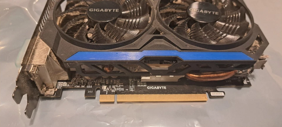GIGABYTE GV-N960OC-4GD GeForce GTX 960 OC 4GB GDDR5 HDMI PCIe Graphics Card - Image 2 of 4
