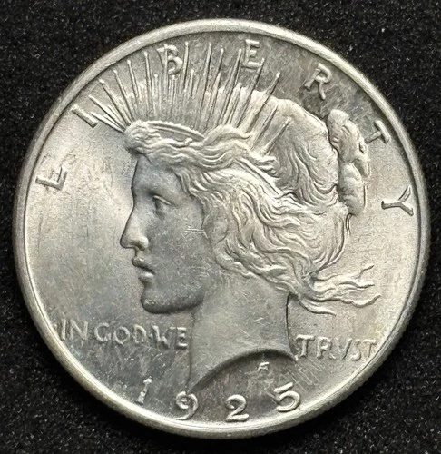 1925 US Peace Silver Dollar - 90% Silver Coin - Uncirculated Details w/capsule