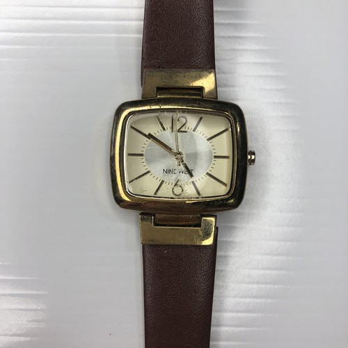 X11 Nine West Gold Brown Leather Retro NW1840 Watch Scratched Untested