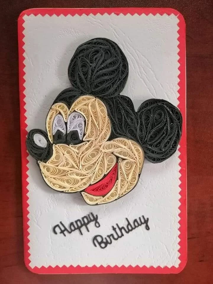 Tarjeta de Felicitación Mickey Mouse, Minions Papel Quilling - Arte Único Hecho a Mano NUEVO REGALO Foto 2 de 2