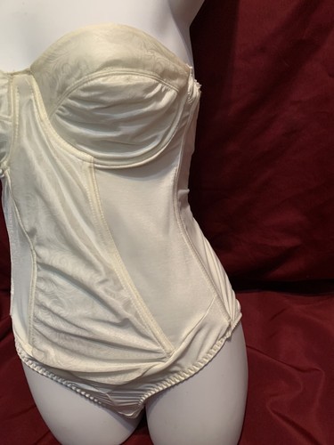 Vtg Sophistique by Smoothie Teddy Sz 36 C Ivory Snap Crotch Strapless Valentines - Picture 3 of 12