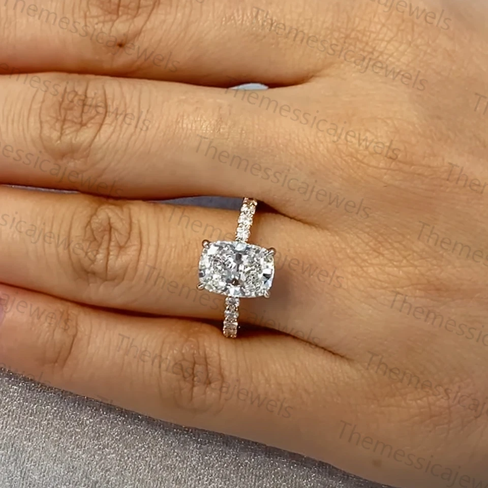 Anillo de compromiso de moissanita cojín alargado 3,39 TCW chapado en oro multitono de 14 K Foto 4 de 4