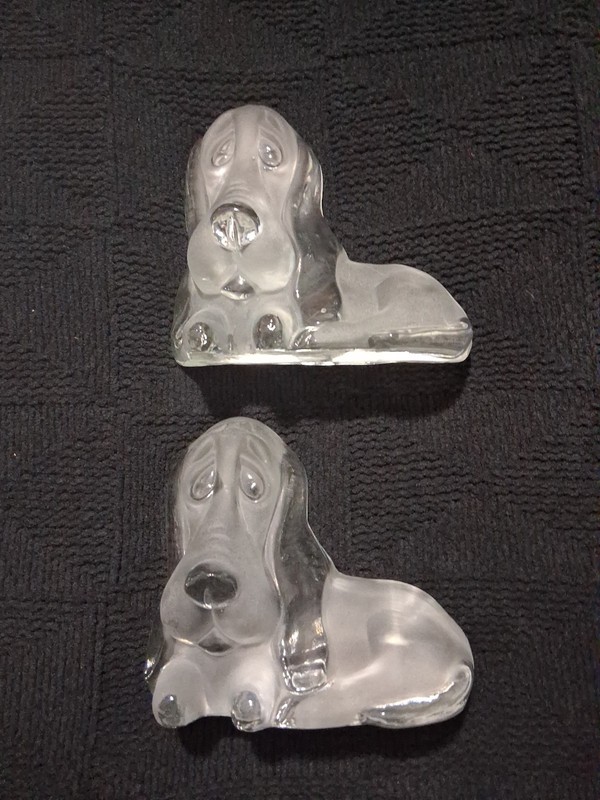 Viking Glass Marked Frosted Basset Hound Book End Set