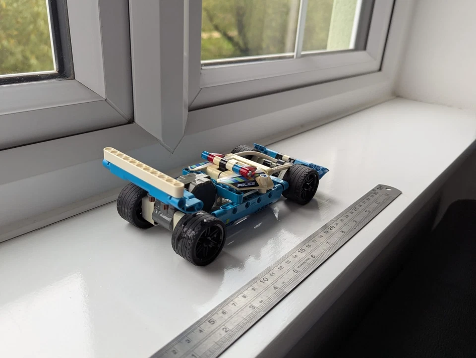 LEGO Technic 42091 Police Pursuit, photo 3 of 5