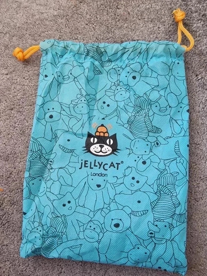 Jellycat Bashful Bunny with Christmas Tree W/dust bag 100%Authentic NWT - Image 3 of 4