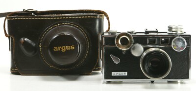 Vintage Argus C-3 'Brick' 35mm Film Rangefinder Camera With F3.5/ 50mm Lens Case