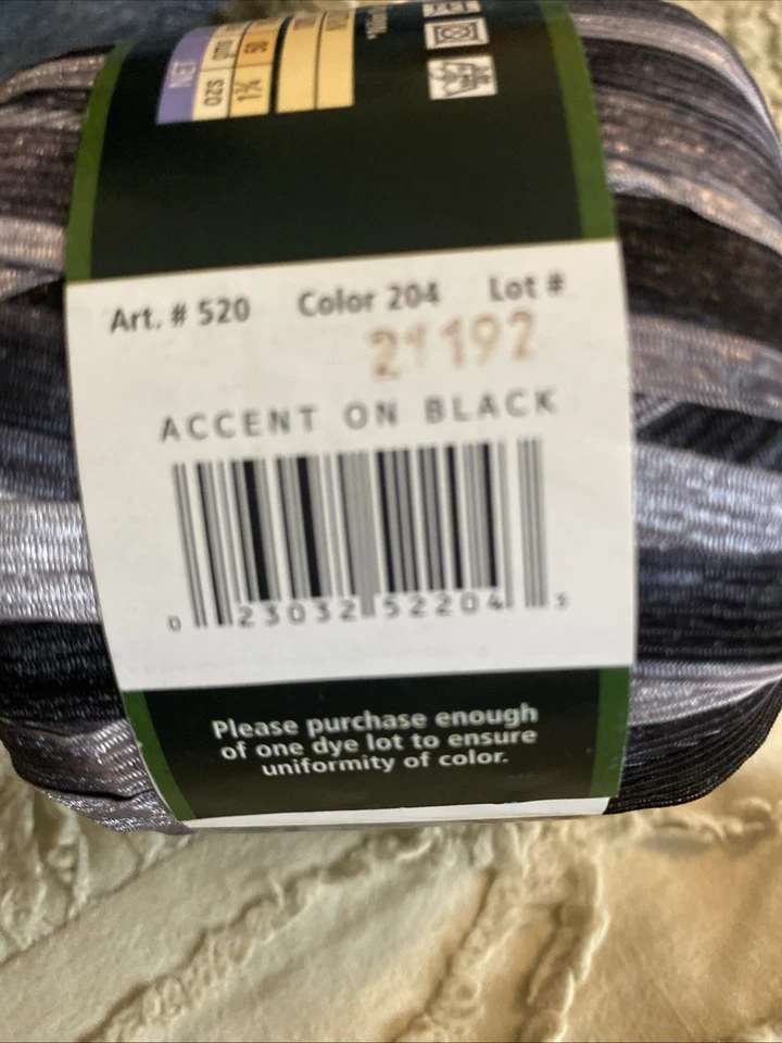 Lote de tinte Yarn Lion nuevo ACCENT ON BLACK #204: 42430 Foto 4 de 4