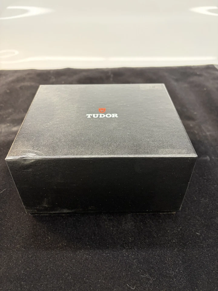 TUDOR Black Bay M79540-0004 Complete Set W/Everest Blue Strap - Image 4 of 4