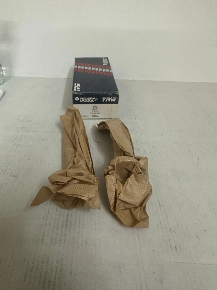 4 piezas. / 2 Cajas X Válvula de escape 3079 TRW se adapta a Porsche 928 4,5 L V8 4474 cc m28 Foto 4 de 4