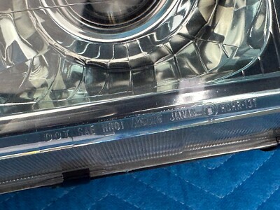 Lexus LX470 Front Composite Headlamp Driver's Side 81150-60890