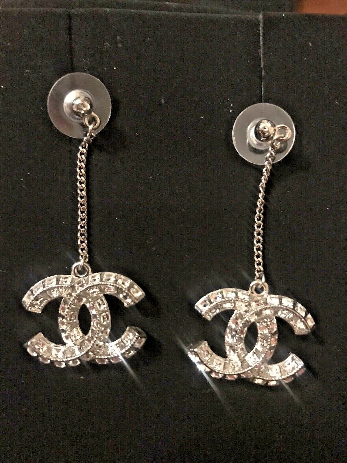 dangle chanel drops cc logo earrings