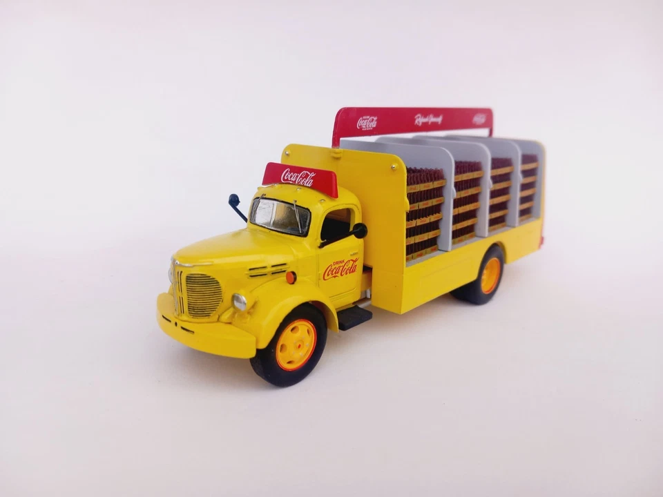 Camión Reo Gold Comet 1940 impreso en 3D escala 1/50 O hecho a mano personalizado kitbashed Foto 3 de 4