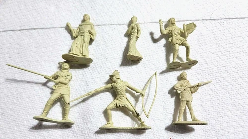 6 VINTAGE MARX FAMOUS PEOPLE FIGURES FROM A ROBIN HOOD PLAYSET PLUS DAVY CROCKET