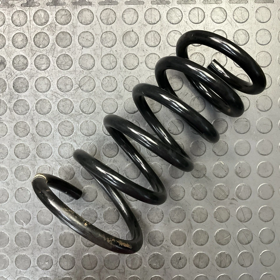 Muelle helicoidal de suspensión lateral izquierda trasera Volvo XC90 2009-2013 FABRICANTE DE EQUIPOS ORIGINALES Foto 2 de 4