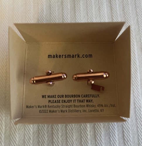 Makers Mark Cufflinks Bourbon Whiskey Brand New in box Rare - Picture 3 of 5