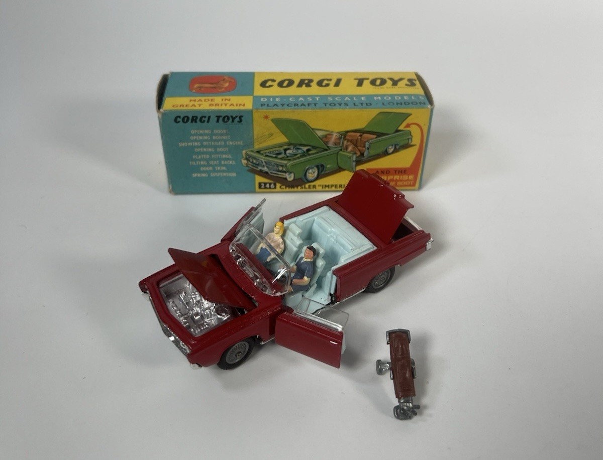 CORGI TOYS Chrysler Imperial イギリス製 Corgi 246, Chrysler Imperial - Free Price Guide & Review