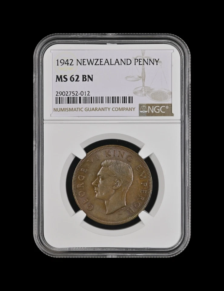NEW ZEALAND. 1942, Penny - NGC MS62 - KGVI, Tui Bird in Kowhai Tree, Key Date - Image 2 of 4